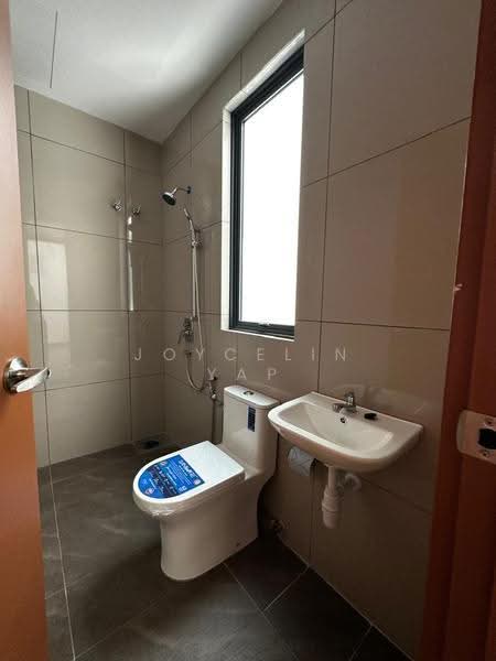 4-storey Terraced House for Sale in Damansara Perdana (Selangor) - Joycelin Yap - Bathroom - PropertyGuru.com.my