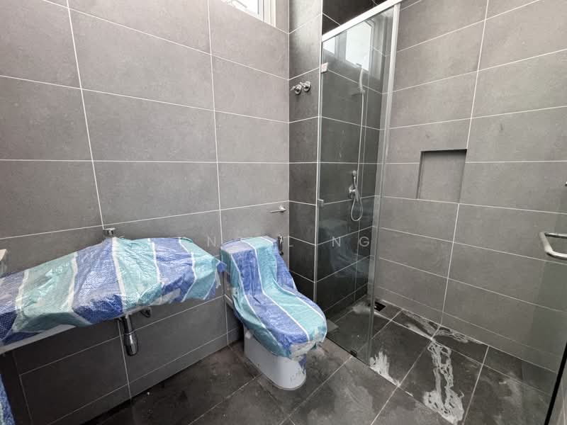 Semi-Detached House for Sale in Ampang (Ampang) - Angel Ng - Bathroom - PropertyGuru.com.my