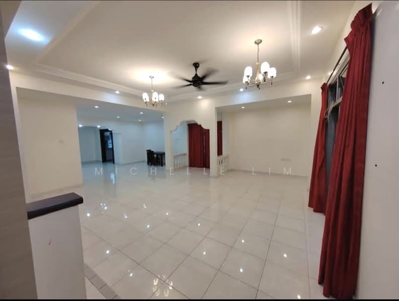 Rumah Teres 2 Tingkat untuk Dijual di Taman Austin Perdana (Tebrau) - Michelle Lim - Living Room - PropertyGuru.com.my