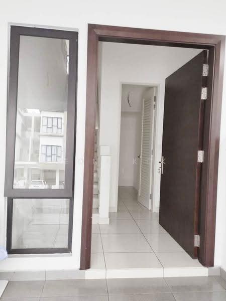Townhouse for Sale in 16 Sierra (Puchong) - Leong Kok Fei - Entrance - PropertyGuru.com.my