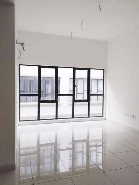 Townhouse for Sale in 16 Sierra (Puchong) - Leong Kok Fei - Living Room - PropertyGuru.com.my