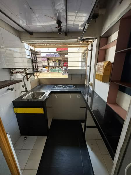Rumah Flat untuk Dijual di Pangsapuri Sri Meranti - Mary Tong - Kitchen - PropertyGuru.com.my