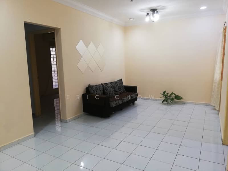 Townhouse for Sale in Taman Impian Indah (Balakong) - Eric Chow - Living Room - PropertyGuru.com.my