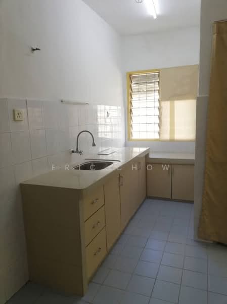 Townhouse for Sale in Taman Impian Indah (Balakong) - Eric Chow - Kitchen - PropertyGuru.com.my