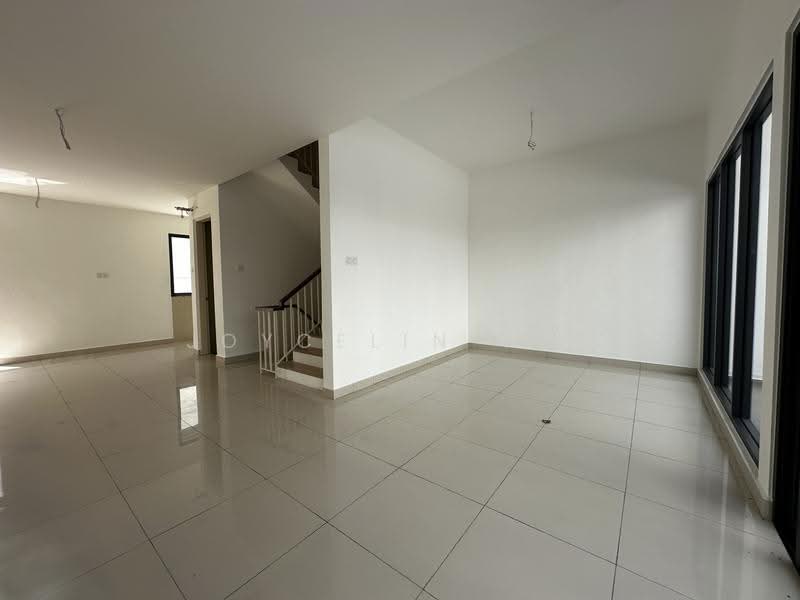 4-storey Terraced House for Sale in Damansara Perdana (Selangor) - Joycelin Yap - Living Room - PropertyGuru.com.my