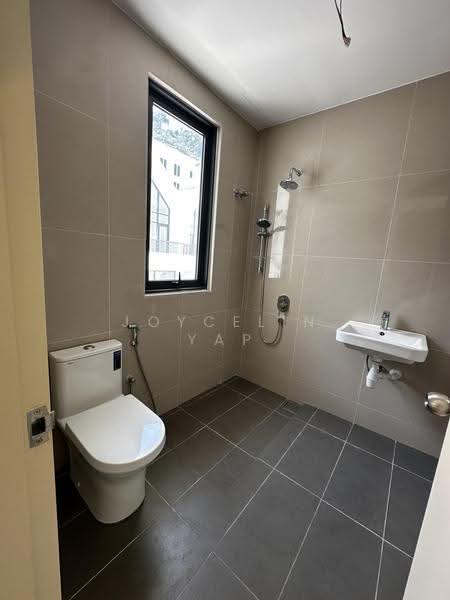 4-storey Terraced House for Sale in Damansara Perdana (Selangor) - Joycelin Yap - Bathroom - PropertyGuru.com.my