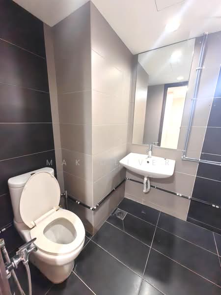 Condominium for Rent at Vista Komanwel B - Mak Oliver - Bathroom - PropertyGuru.com.my