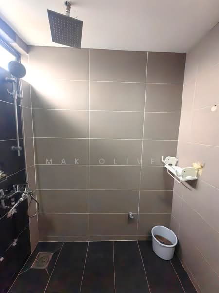 Condominium for Rent at Vista Komanwel B - Mak Oliver - Bathroom - PropertyGuru.com.my