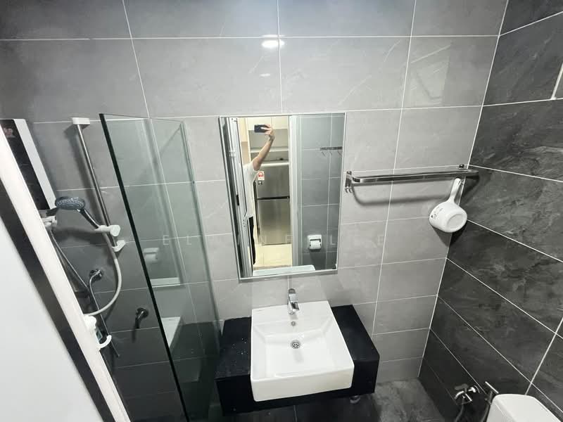 Kondominium untuk Disewa di Lucerne Residences - Elaine Lee - Bathroom - PropertyGuru.com.my