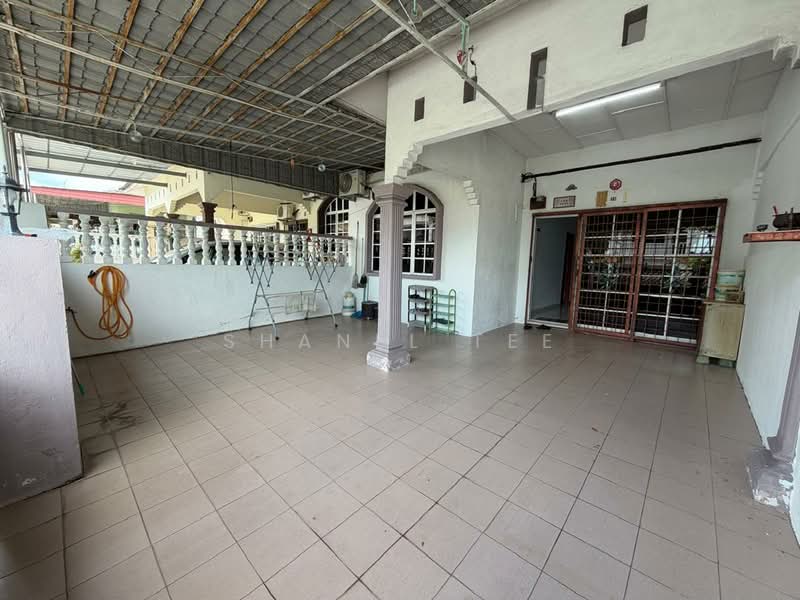 1-storey Terraced House for Sale in Taman Kampung Majid (Kluang) - Shanel Tee - Exterior - PropertyGuru.com.my