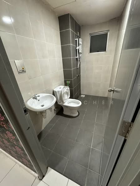 Servis Apartment untuk Disewa di Residensi Desa Satumas - Sharon Cher - Bathroom - PropertyGuru.com.my