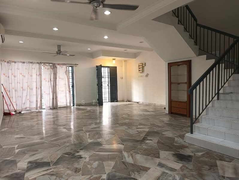 2-storey Terraced House for Rent in Klang (Selangor) - Esther Ng - Living Room - PropertyGuru.com.my