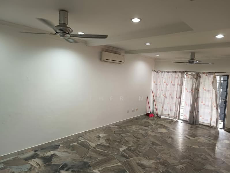 2-storey Terraced House for Rent in Klang (Selangor) - Esther Ng - Living Room - PropertyGuru.com.my