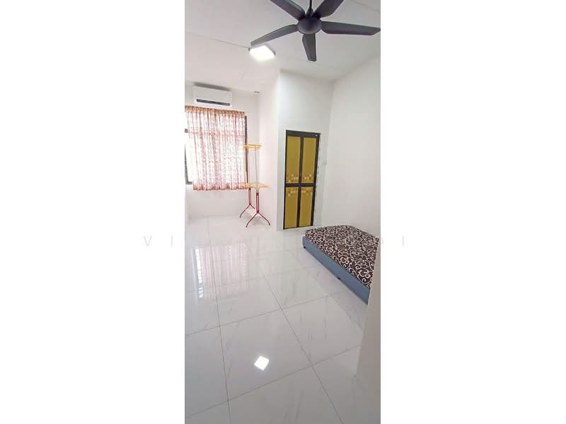 Rumah Teres 2 Tingkat untuk Dijual di Taman Sri Tunas (Bayan Lepas) - Vincent Ooi - Bedroom - PropertyGuru.com.my