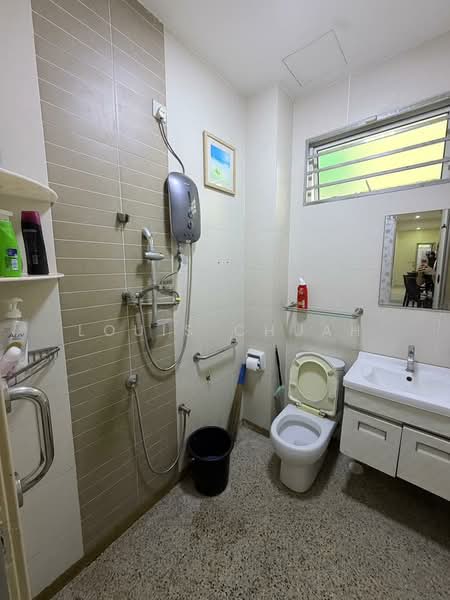 Rumah Teres 2 Tingkat untuk Dijual di Kampung Perlis (Bayan Lepas) - Louis Chuah - Bathroom - PropertyGuru.com.my