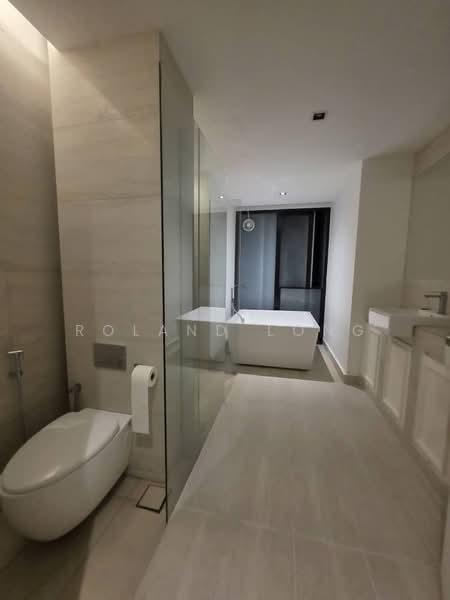 Servis Apartment untuk Disewa di Lumi Tropicana Serviced Residence - Roland Long - Bathroom - PropertyGuru.com.my
