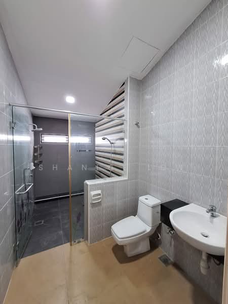 Rumah Teres 2 Tingkat untuk Disewa di Bandar Puteri Puchong (Puchong) - Shanice Low - Bathroom - PropertyGuru.com.my