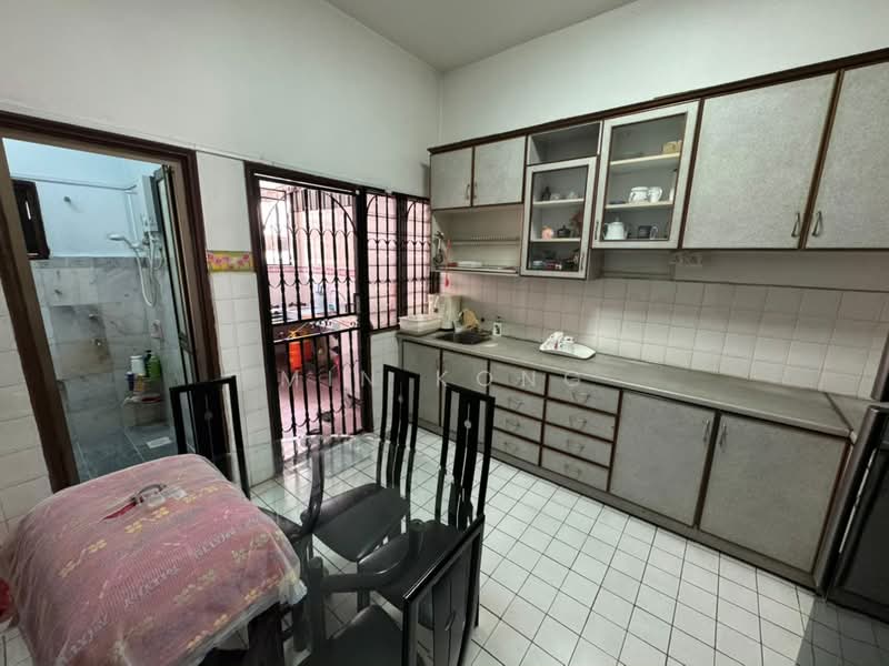 2-storey Terraced House for Sale in Taman Sri Skudai (Skudai) - Min Kong - Kitchen - PropertyGuru.com.my