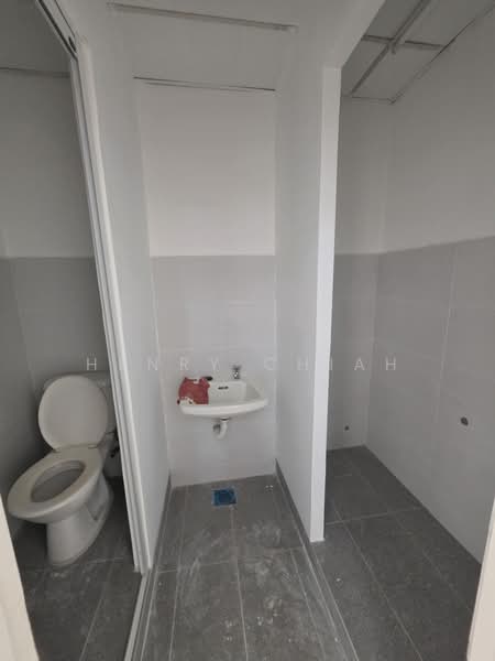 Shop / Office for Rent in Taman Desa (Kuala Lumpur) - Henry Chiah - Bathroom - PropertyGuru.com.my