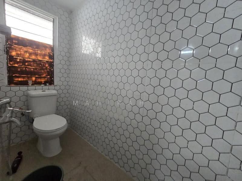 Rumah Teres 2-Tingkat untuk Dijual di Taman Cempaka (Ampang) - Mahirah . - Bathroom - PropertyGuru.com.my