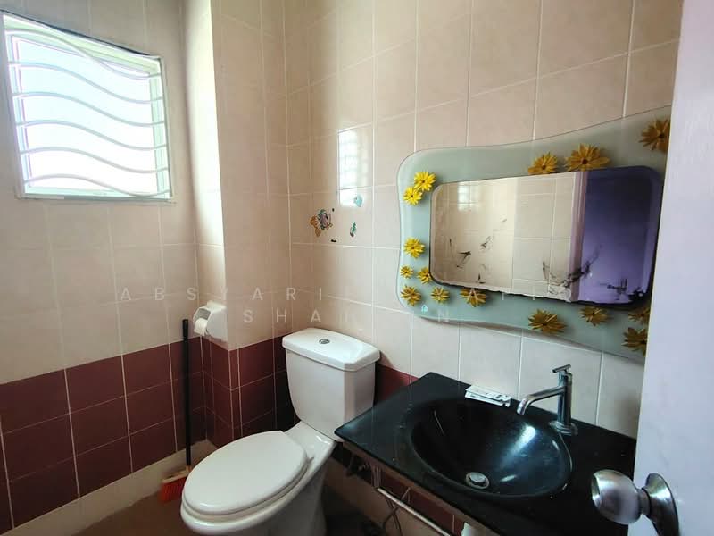 2-storey Terraced House for Sale in Denai Alam (Shah Alam) - Absyarie Syafiq Shahrin - Bathroom - PropertyGuru.com.my