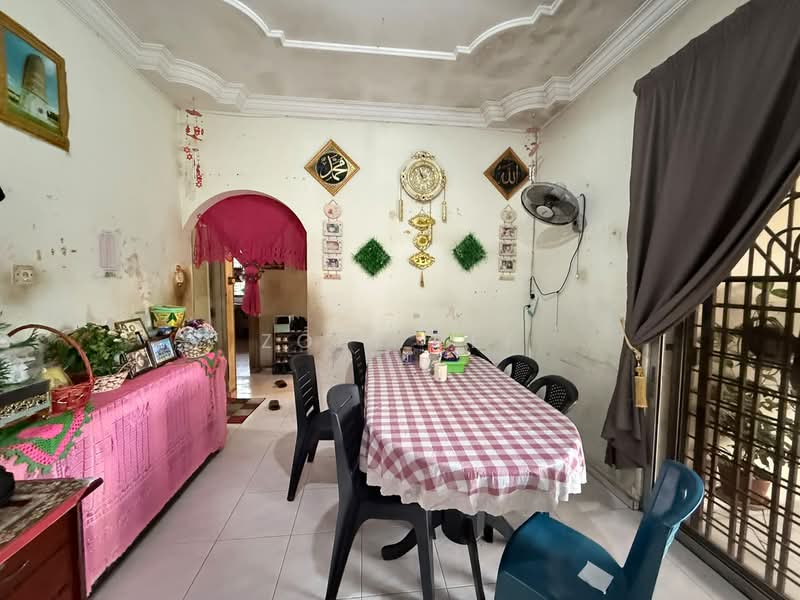 Rumah Teres 1 Tingkat untuk Dijual di Bandar Seri Alam (Masai) - Zoey Lee - Dining Room - PropertyGuru.com.my
