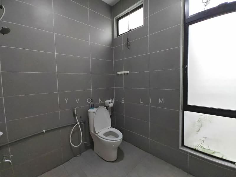 Semi-Detached House for Sale in Bandar Cemerlang (Ulu Tiram) - Yvonne Lim - Bathroom - PropertyGuru.com.my
