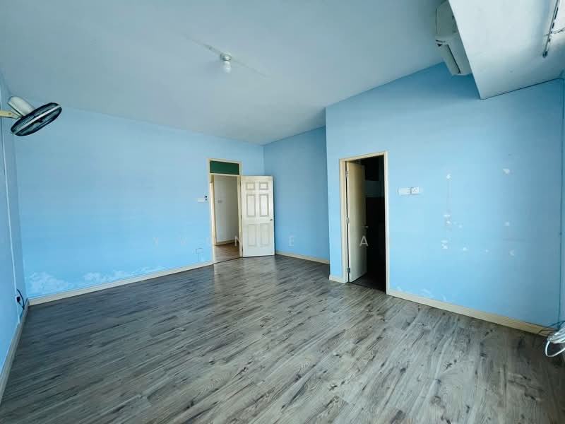2-storey Terraced House for Sale in Taman Bukit Sepangar (Kota Kinabalu) - Yvonne Sak - Interior - PropertyGuru.com.my