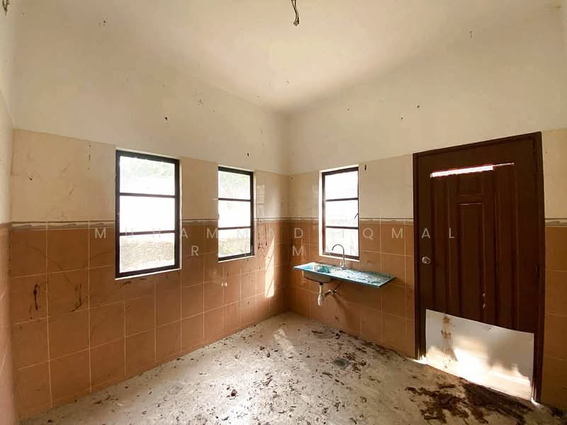 Bungalow for Sale in Taman Astana Indah (Bangi) - Muhammad Iqmal Rahiman - Kitchen - PropertyGuru.com.my