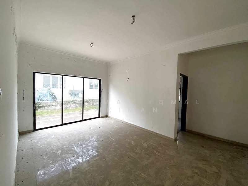 Bungalow for Sale in Taman Astana Indah (Bangi) - Muhammad Iqmal Rahiman - Living Room - PropertyGuru.com.my