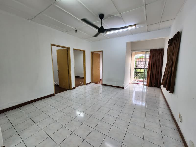 Pangsapuri untuk Dijual di Sri Cempaka (Puchong Jaya) - Steven Tan - Living Room - PropertyGuru.com.my