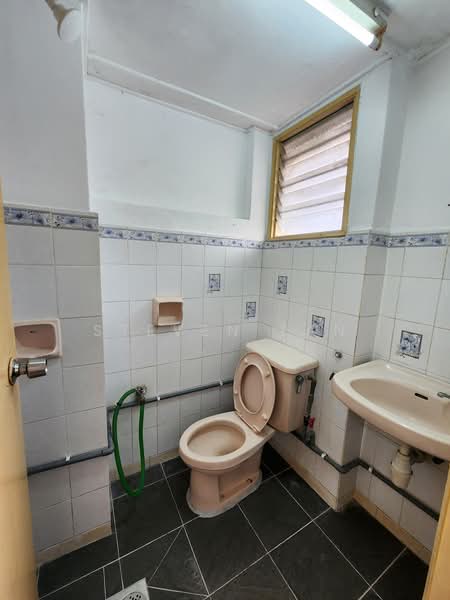 Pangsapuri untuk Dijual di Sri Cempaka (Puchong Jaya) - Steven Tan - Bathroom - PropertyGuru.com.my