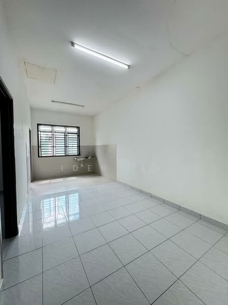 1-storey Terraced House for Sale in Bandar Indahpura (Kulai) - Iden Tan - Interior - PropertyGuru.com.my