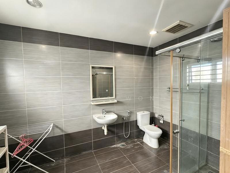 Bungalow House for Sale in Taman Sri Andalas (Klang) - Tabris Wong - Bathroom - PropertyGuru.com.my