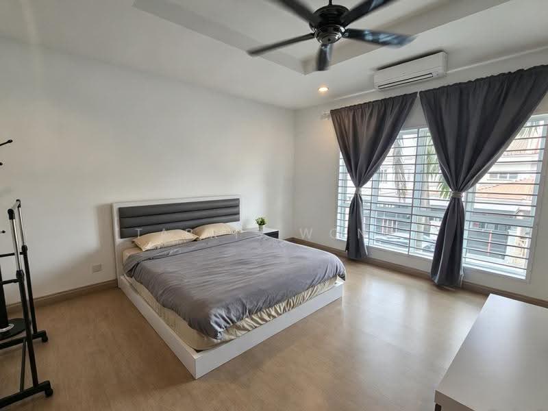 Bungalow House for Sale in Taman Sri Andalas (Klang) - Tabris Wong - Bedroom - PropertyGuru.com.my