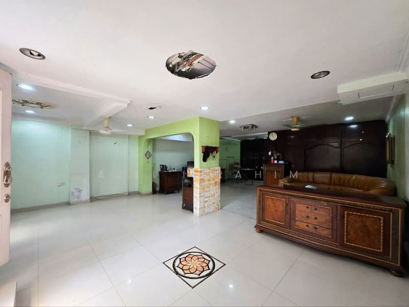 2-storey Terraced House for Sale in Lembah Keramat (Ulu Kelang) - Azli Ibrahim - Living Room - PropertyGuru.com.my