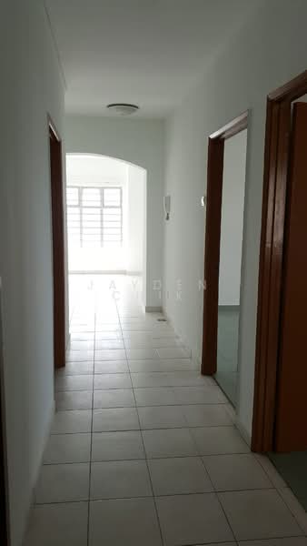 Kondominium untuk Disewa di Bam Villa - Jayden Chik - Corridor - PropertyGuru.com.my