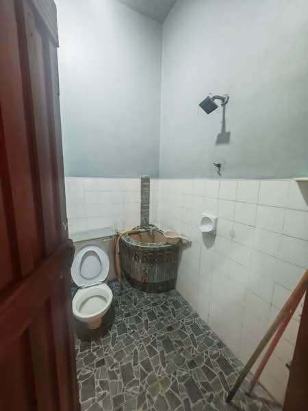 Rumah Teres 1-Tingkat untuk Dijual di Taman Bagan (Butterworth) - Yi Wan Hew - Bathroom - PropertyGuru.com.my