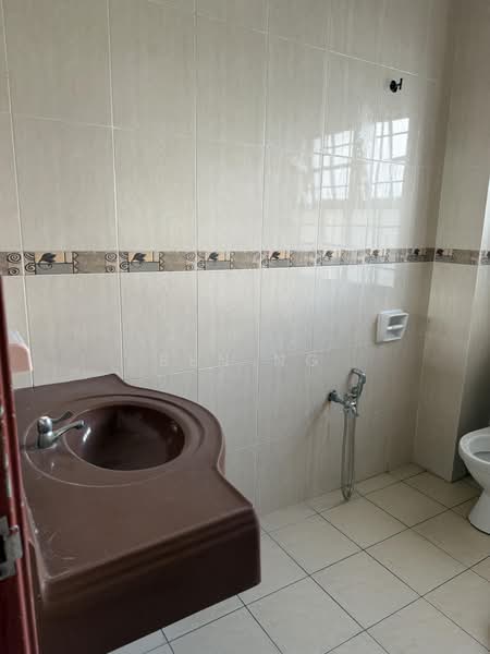 Rumah Teres untuk Disewa di Bandar Puteri Puchong (Puchong) - BEN NG - Bathroom - PropertyGuru.com.my
