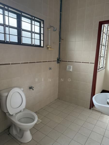 Rumah Teres untuk Disewa di Bandar Puteri Puchong (Puchong) - BEN NG - Bathroom - PropertyGuru.com.my