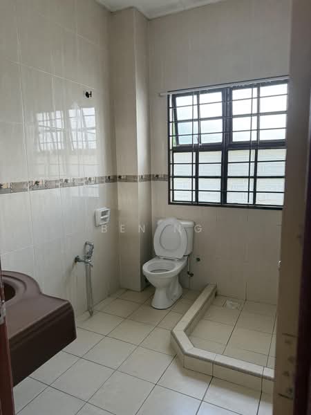 Rumah Teres untuk Disewa di Bandar Puteri Puchong (Puchong) - BEN NG - Bathroom - PropertyGuru.com.my