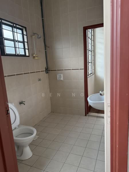 Rumah Teres untuk Disewa di Bandar Puteri Puchong (Puchong) - BEN NG - Bathroom - PropertyGuru.com.my