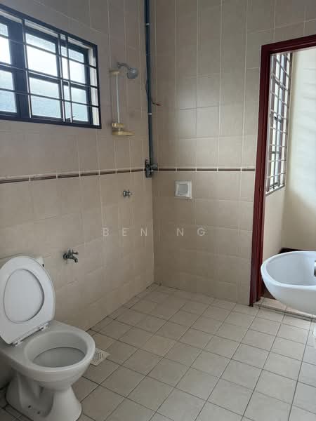 Rumah Teres untuk Disewa di Bandar Puteri Puchong (Puchong) - BEN NG - Bathroom - PropertyGuru.com.my