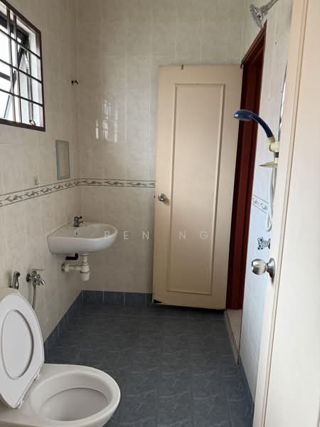 Rumah Teres untuk Disewa di Bandar Puteri Puchong (Puchong) - BEN NG - Bathroom - PropertyGuru.com.my
