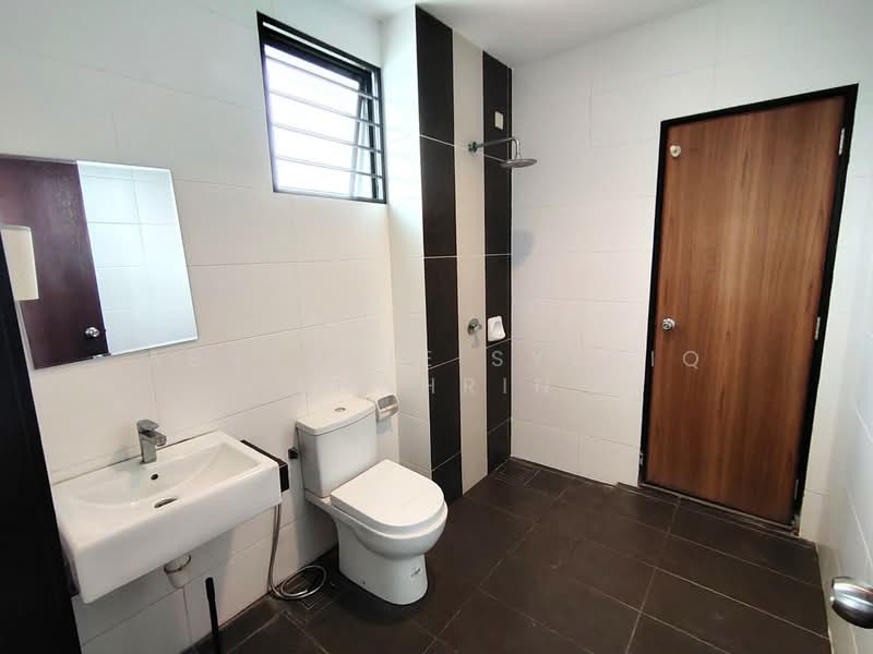 2-storey Terraced House for Sale in Denai Alam (Shah Alam) - Absyarie Syafiq Shahrin - Bathroom - PropertyGuru.com.my