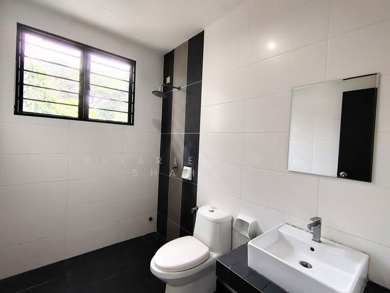 2-storey Terraced House for Sale in Denai Alam (Shah Alam) - Absyarie Syafiq Shahrin - Bathroom - PropertyGuru.com.my