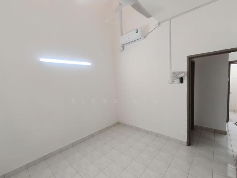 1.5-storey Terraced House for Rent in Taman Pelangi Indah (Ulu Tiram) - Elena Lim - PropertyGuru.com.my