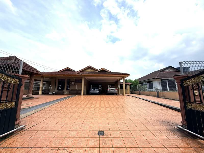 Rumah Banglo untuk Dijual di Bandar Rinching (Semenyih) - Azli Ibrahim - Exterior - PropertyGuru.com.my