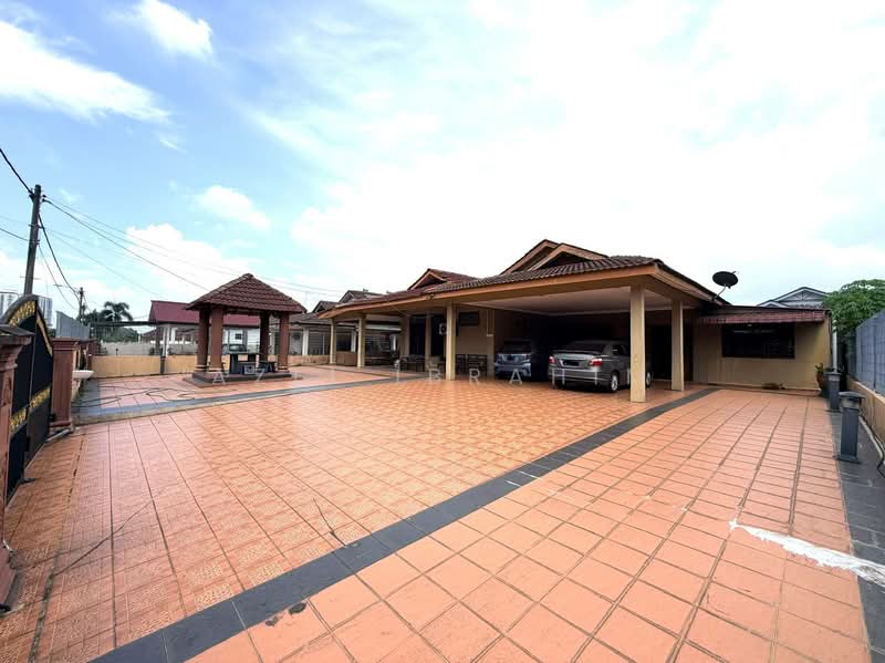 Rumah Banglo untuk Dijual di Bandar Rinching (Semenyih) - Azli Ibrahim - Exterior - PropertyGuru.com.my
