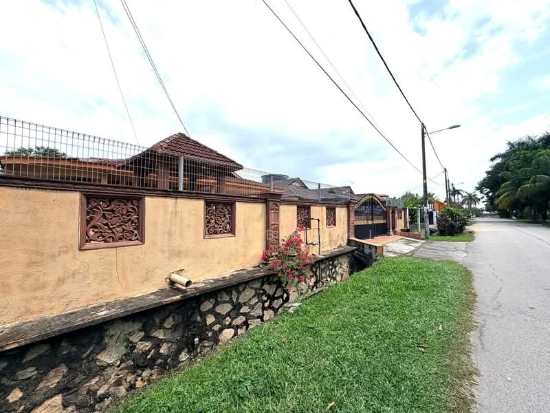 Rumah Banglo untuk Dijual di Bandar Rinching (Semenyih) - Azli Ibrahim - Exterior - PropertyGuru.com.my